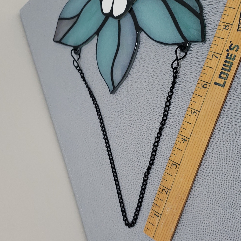 Stained Glass Flower Shape with Chain for Hanging - Picture 10 of 10